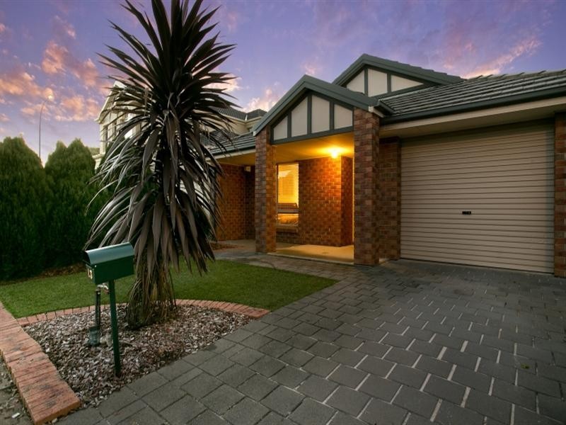 13 Farnborough Street, Oakden SA 5086