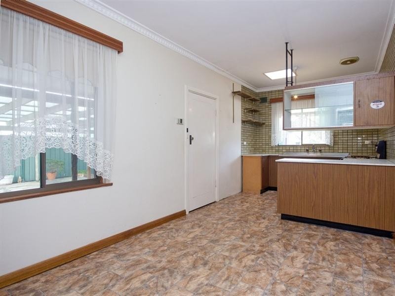 20 Walton Avenue, Clearview SA 5085