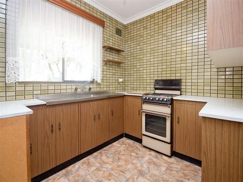 20 Walton Avenue, Clearview SA 5085