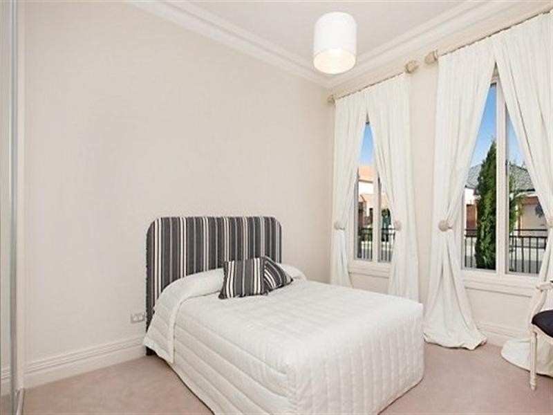 9 Dutton Avenue, Mawson Lakes SA 5095