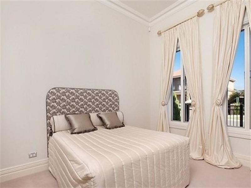 9 Dutton Avenue, Mawson Lakes SA 5095