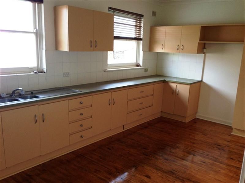 11 Reading Street, Clearview SA 5085