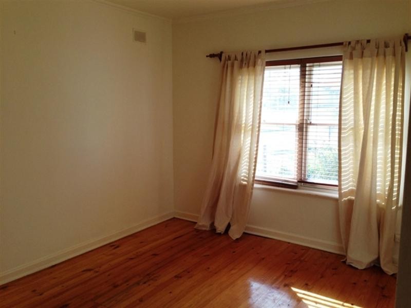 11 Reading Street, Clearview SA 5085