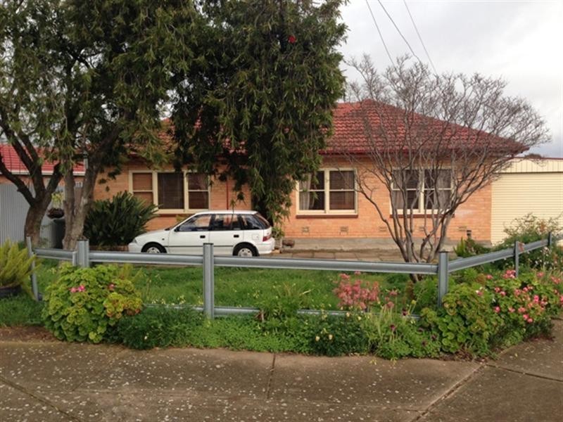 11 Reading Street, Clearview SA 5085