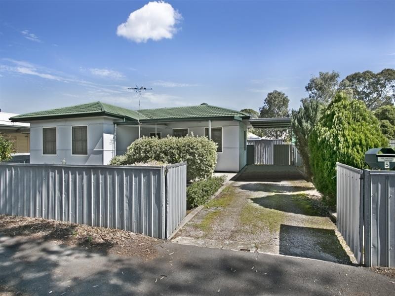 5 Blacks Road, Hillcrest SA 5086