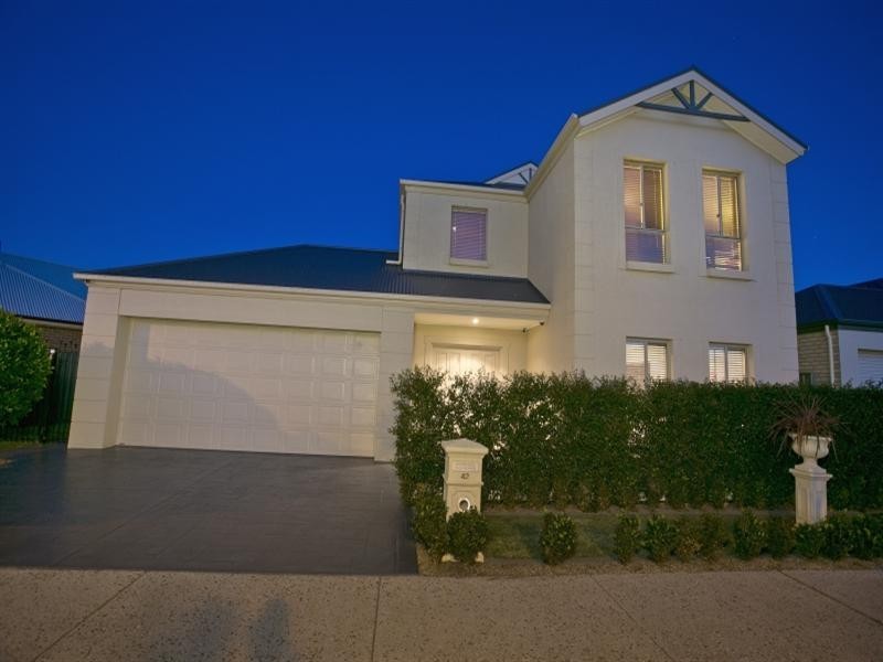42 Lord Howe Crescent, Mawson Lakes SA 5095