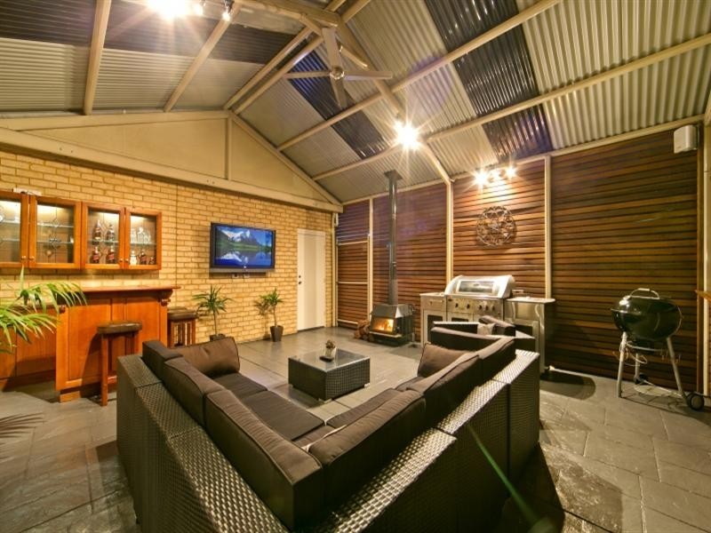 42 Lord Howe Crescent, Mawson Lakes SA 5095