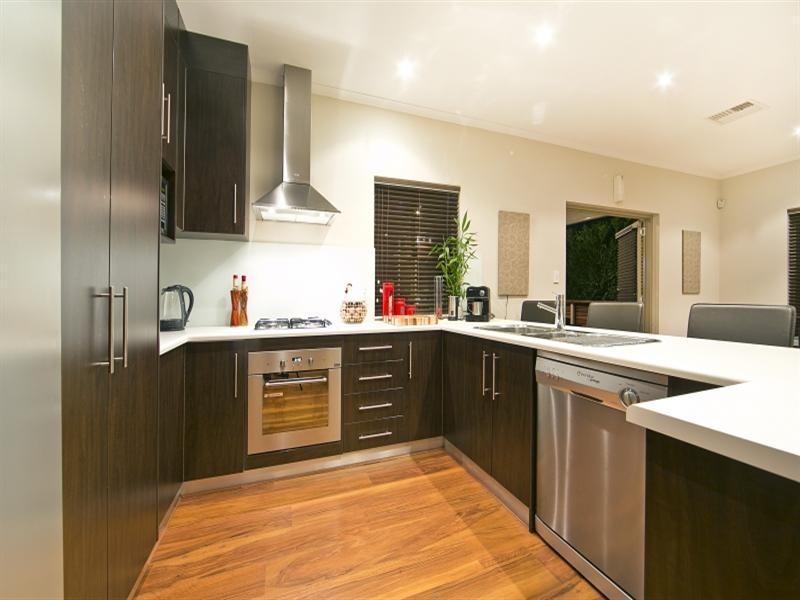 42 Lord Howe Crescent, Mawson Lakes SA 5095