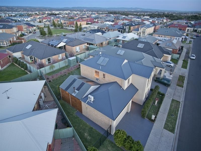 42 Lord Howe Crescent, Mawson Lakes SA 5095