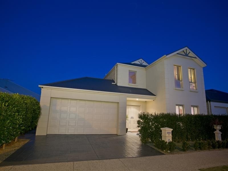 42 Lord Howe Crescent, Mawson Lakes SA 5095
