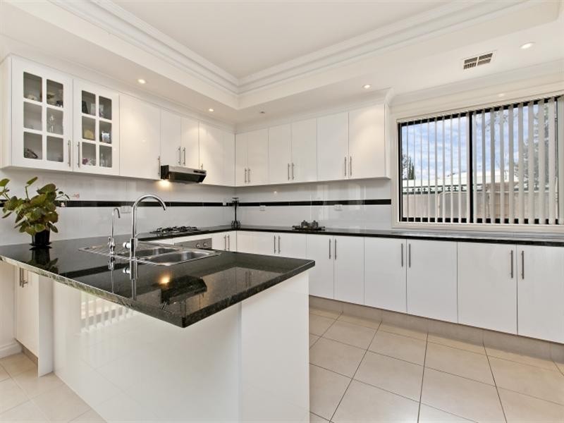 1 Brian Way, Valley View SA 5093