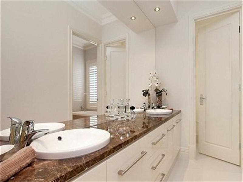 9 Dutton Avenue, Mawson Lakes SA 5095