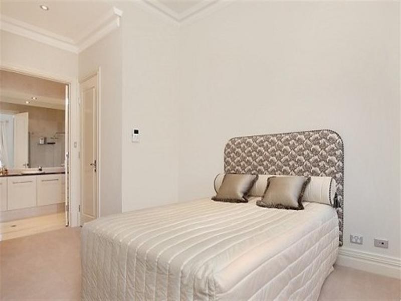 9 Dutton Avenue, Mawson Lakes SA 5095