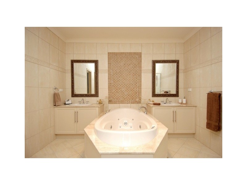 8 Riviera Road, Sellicks Beach SA 5174