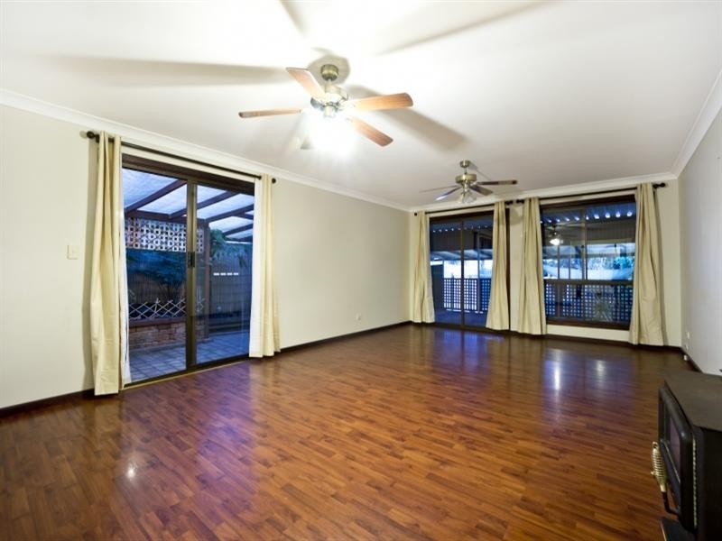 24 Telford Crescent, Modbury Heights SA 5092