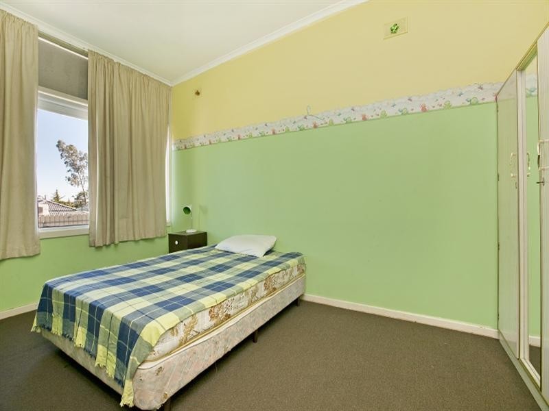 14 Julie Road, Para Hills SA 5096