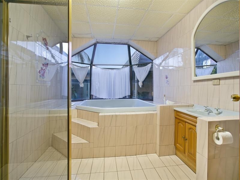 31 HARRIS Road, Vale Park SA 5081