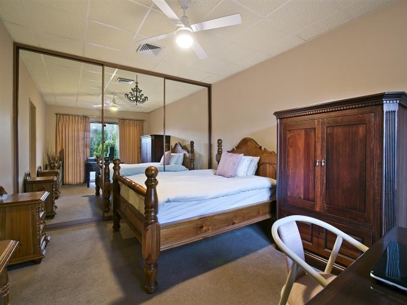 31 HARRIS Road, Vale Park SA 5081