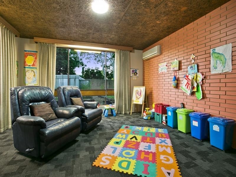 31 HARRIS Road, Vale Park SA 5081