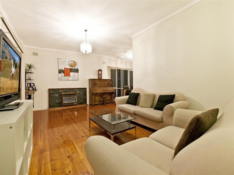 15 Parslow Road, Para Hills SA 5096