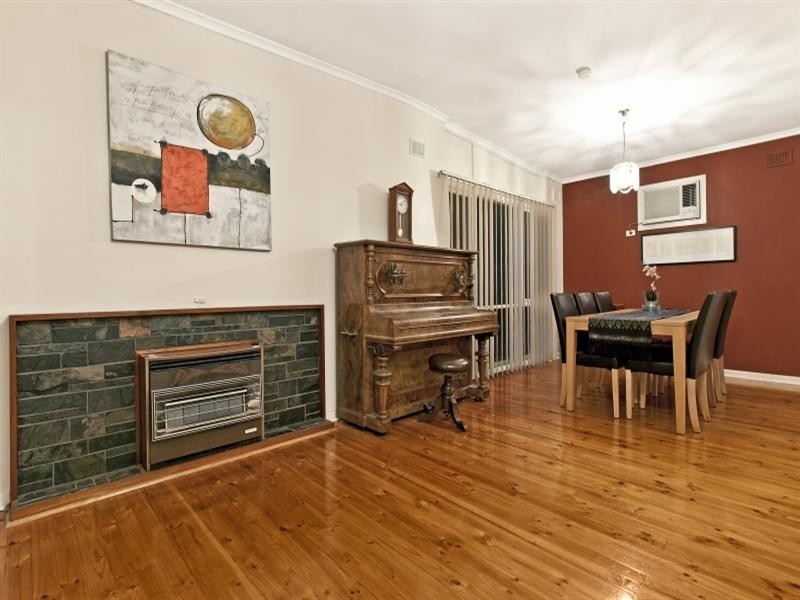 15 Parslow Road, Para Hills SA 5096