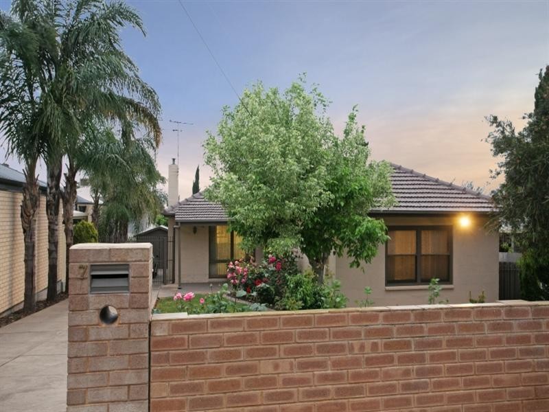 7 Amber Avenue, Clearview SA 5085