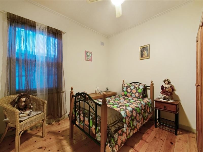 7 Amber Avenue, Clearview SA 5085