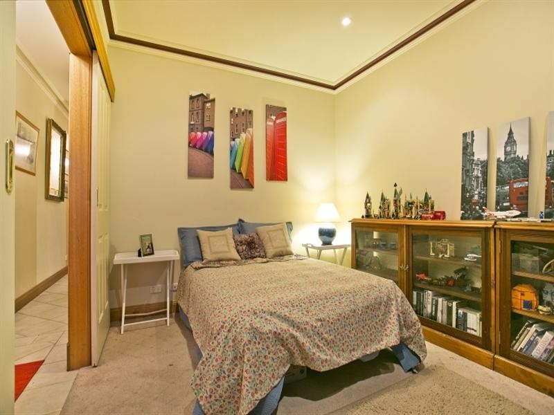 8 Dovecote Street, Oakden SA 5086