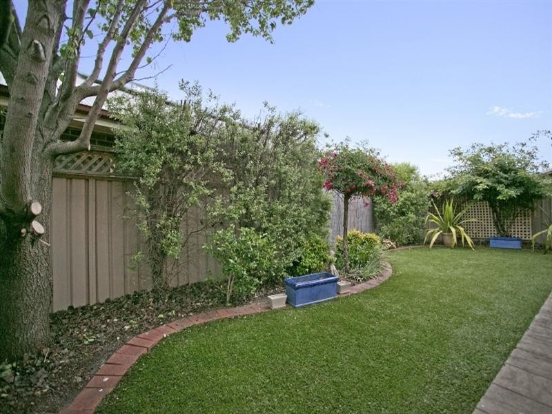 8 Dovecote Street, Oakden SA 5086
