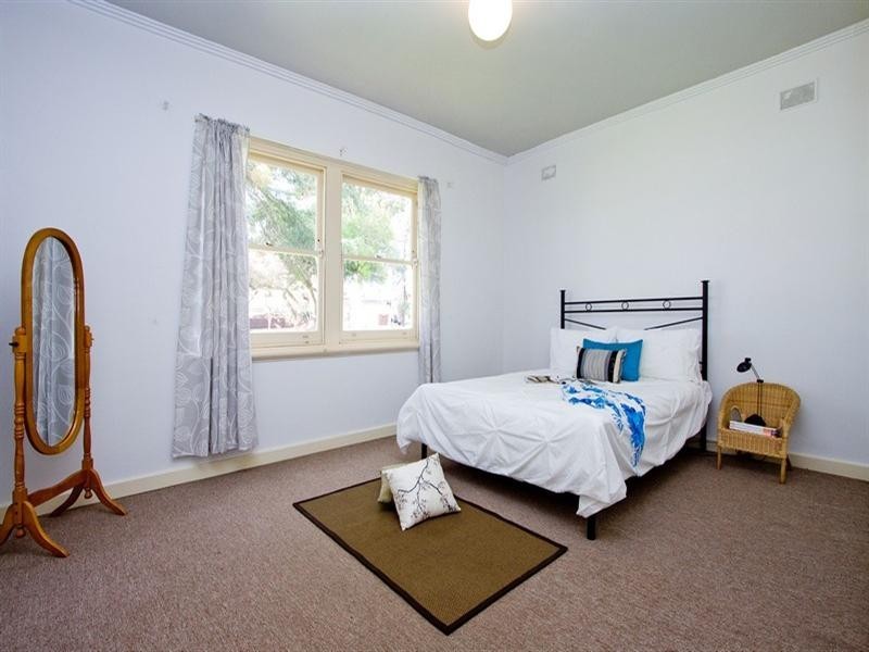 2a Selkirk Avenue, Clearview SA 5085