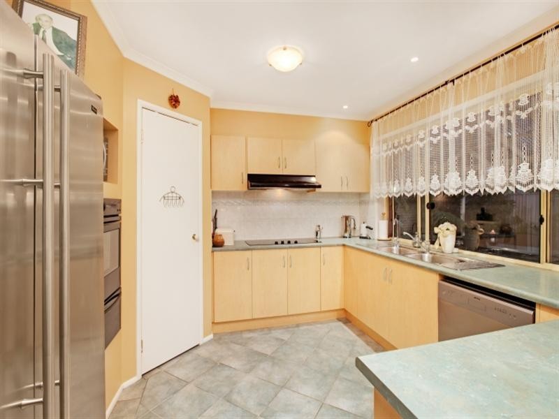 13 Mottistone Court, Oakden SA 5086