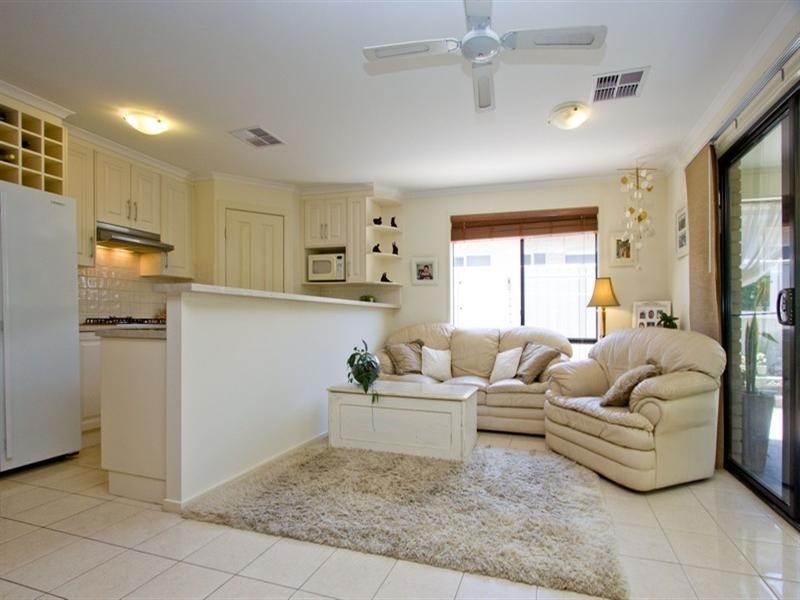 18 Alderney Avenue, Clearview SA 5085