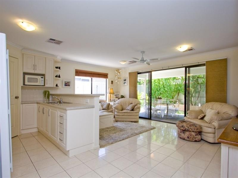 18 Alderney Avenue, Clearview SA 5085