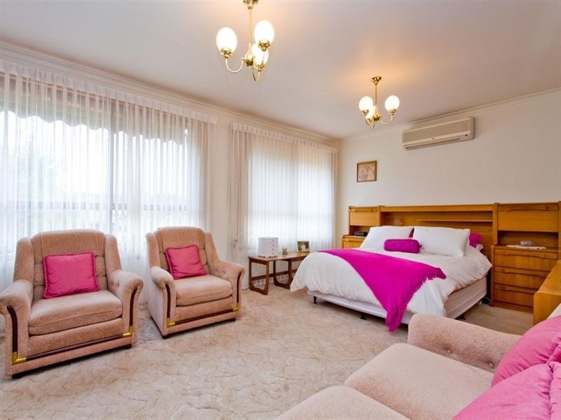 16 Beaumont Court, Para Hills West SA 5096