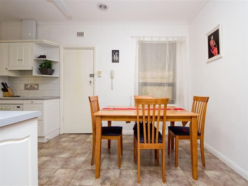 34 Gordon Avenue, Clearview SA 5085