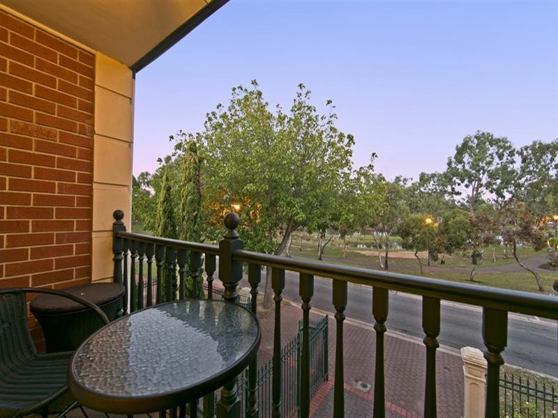44 Kew Drive, Oakden SA 5086