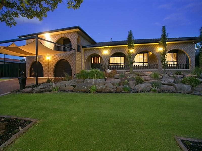 32 Kara Crescent, Gulfview Heights SA 5096