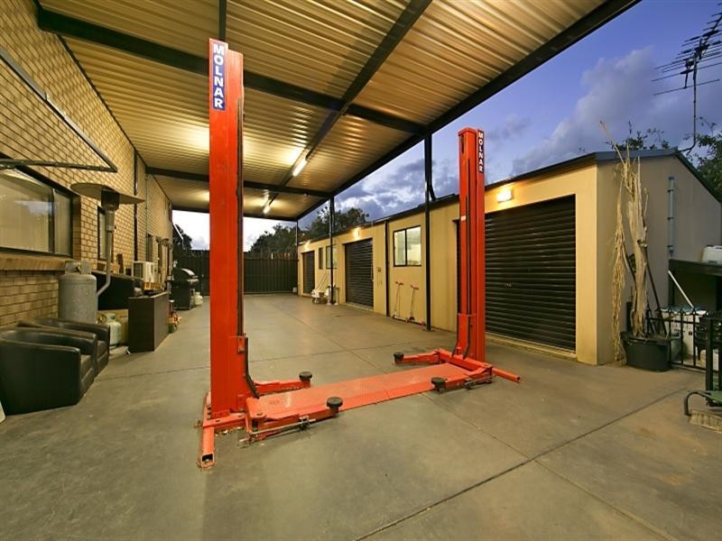 32 Kara Crescent, Gulfview Heights SA 5096