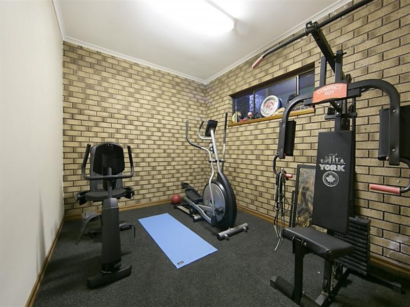 32 Kara Crescent, Gulfview Heights SA 5096