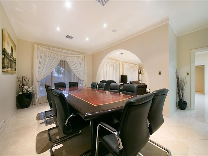 32 Kara Crescent, Gulfview Heights SA 5096