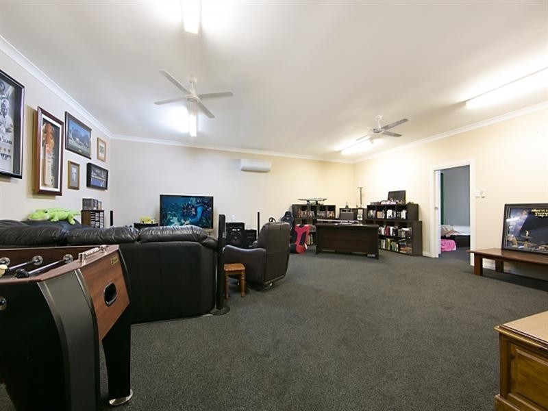 32 Kara Crescent, Gulfview Heights SA 5096