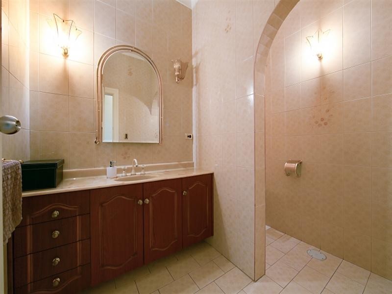 32 Kara Crescent, Gulfview Heights SA 5096