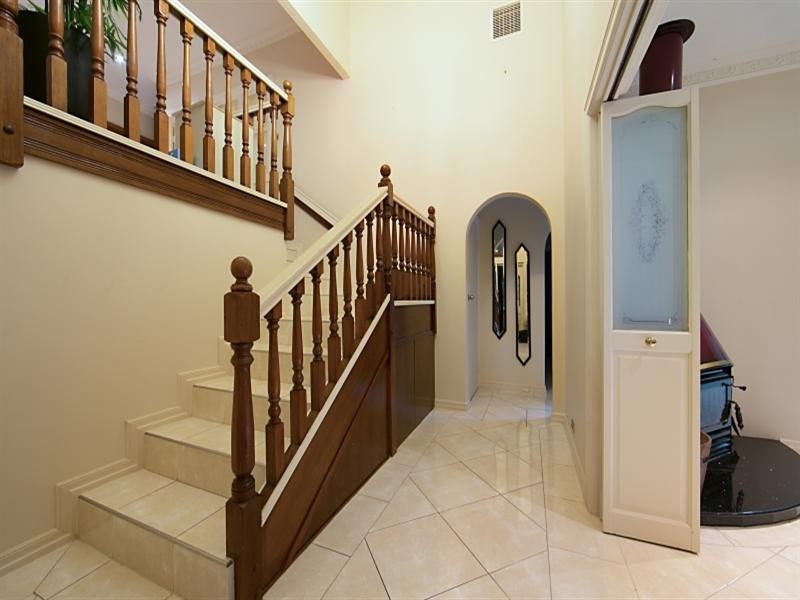 32 Kara Crescent, Gulfview Heights SA 5096