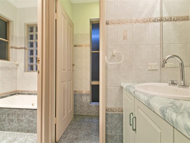 11 Knightsbridge Terrace, Oakden SA 5086