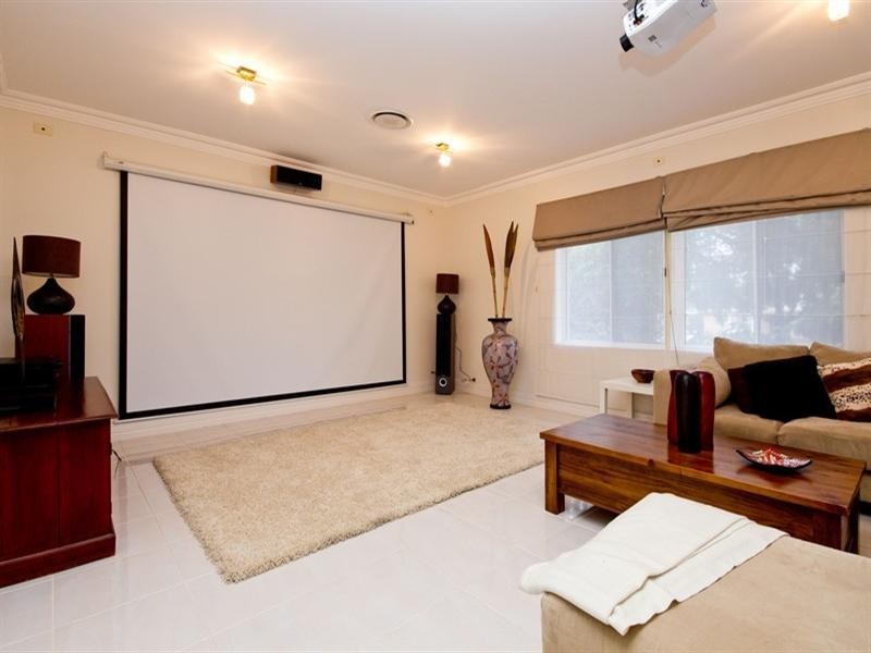 30 Clearview Crescent, Clearview SA 5085