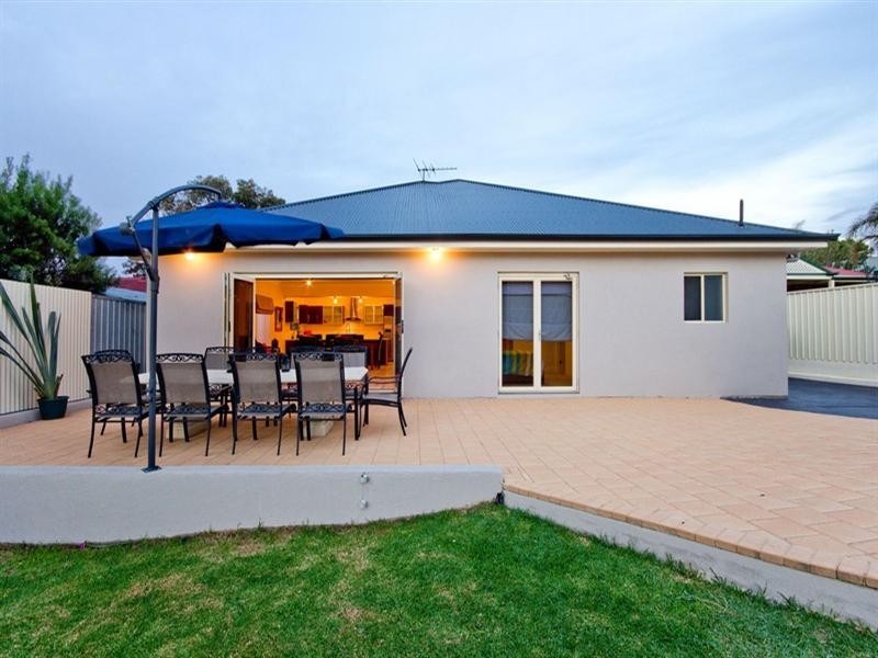 30 Clearview Crescent, Clearview SA 5085