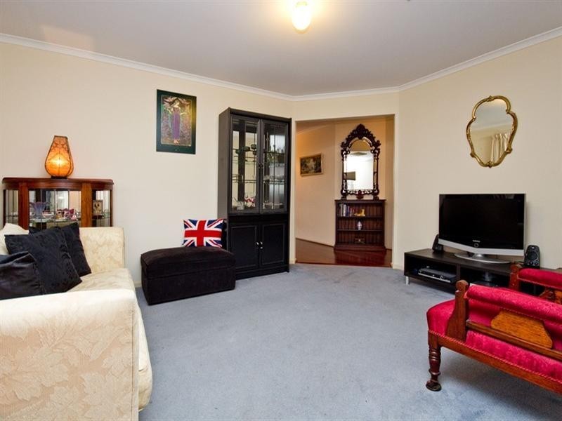 37 Linear Crescent, Walkley Heights SA 5098