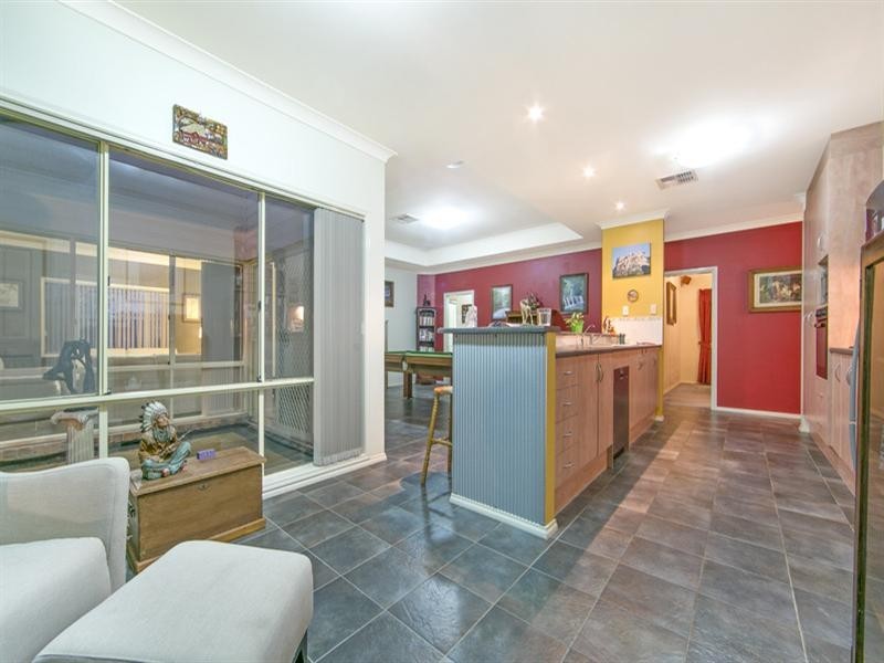 27 Harvey Avenue, Walkley Heights SA 5098