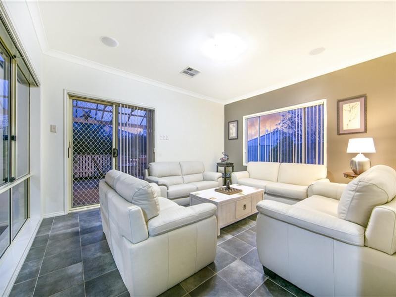 27 Harvey Avenue, Walkley Heights SA 5098