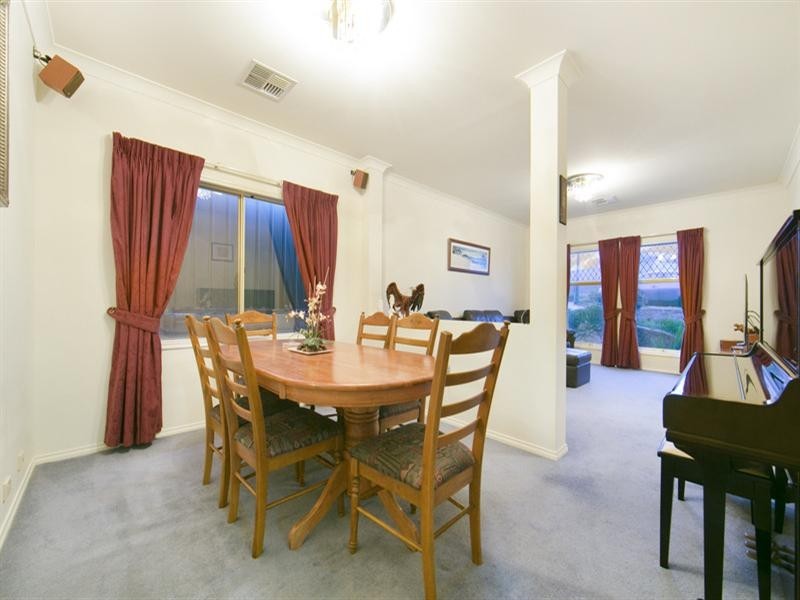 27 Harvey Avenue, Walkley Heights SA 5098